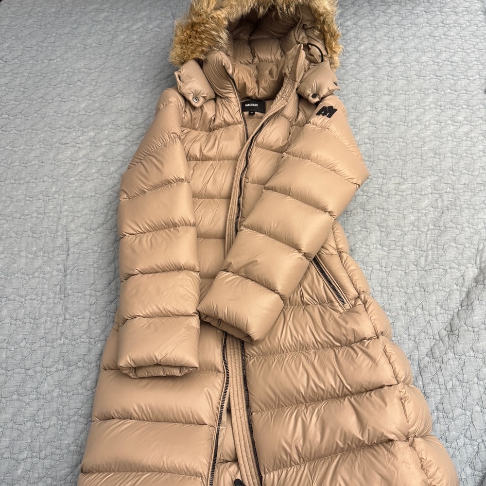 Mackage Valery Coyote Fur-Trim Hoodie Down Coat Camel Beige Size S/P (NWOT) - Picture 2 of 8